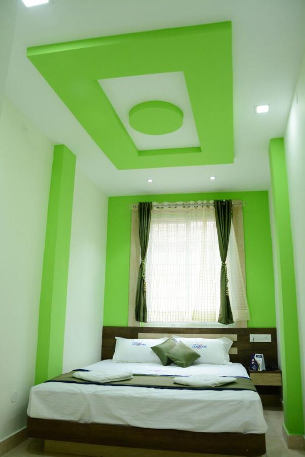 Hotel Landmark Ooty Esterno foto
