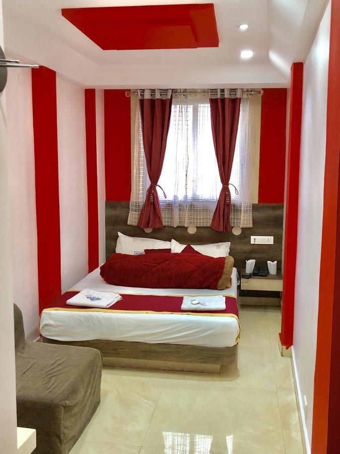 Hotel Landmark Ooty Esterno foto